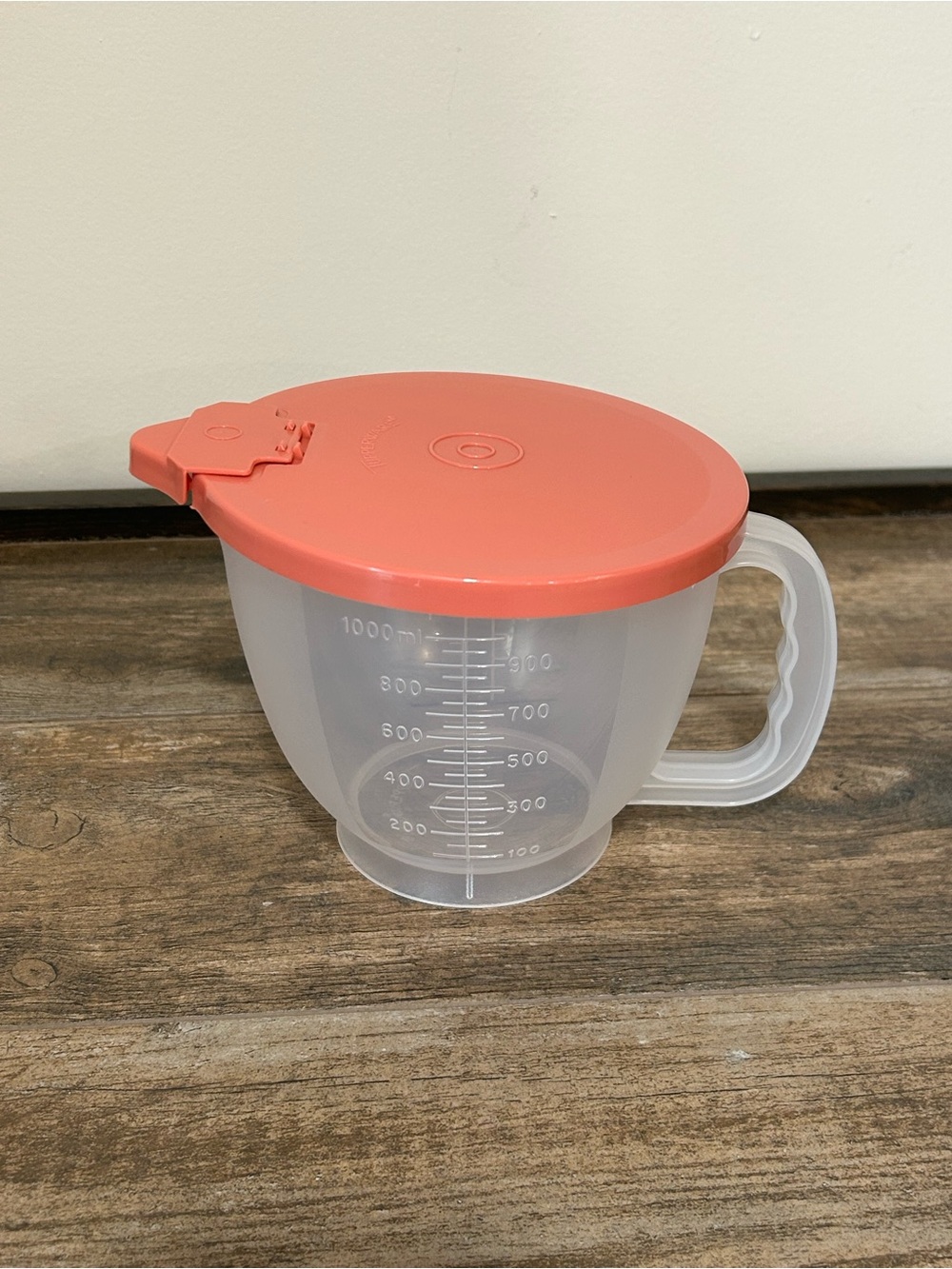 Tupperware 4 Cup Mix N Store Measuring Batter Bowl Pitcher Mauve Lid Unused - Picture 3 of 9